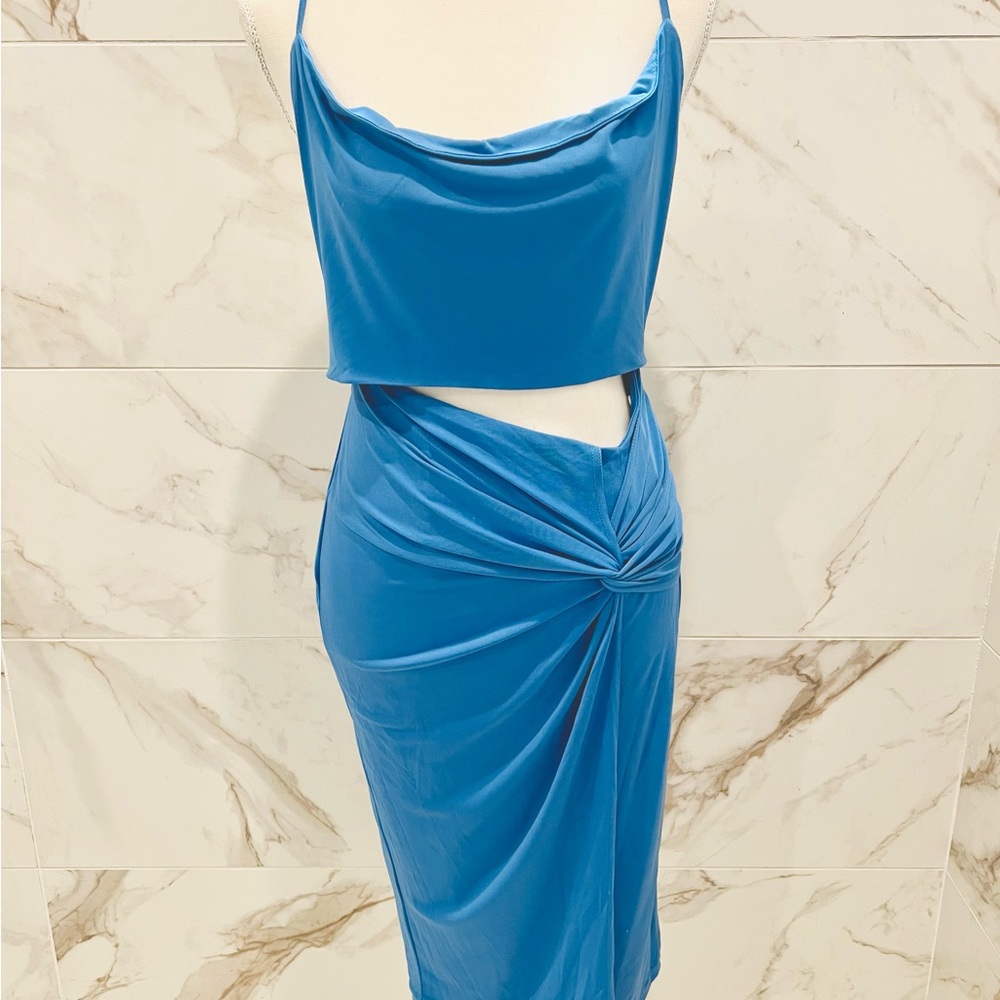 Chic Blue Midi Dress with Twist Detail